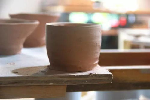 成都這所軍工廠，曾經造火藥現在搞文藝，耍一天都不得累